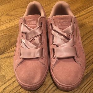 PUMA SUEDE HEART SNEAKERS - SATIN LACES
